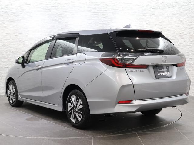 シャトル ハイブリッドホンダセンシング　外ナビ　Ｂカメ　スマキー　ＥＴＣ　前後障害物センサー　スマートキープッシュスタート　リヤカメラ　Ｄレコ　デュアルエアバッグ　横滑り防止　パワステ　オートライト　パワーウインドウ　キーレス　ＡＢＳ（20枚目）