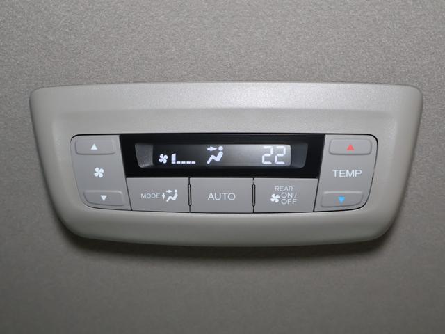 ステップワゴンスパーダ ｅ：ＨＥＶスパーダＧ・ＥＸホンダセンシング　純正ナビ　マルチビューカメラ　両側パワースライドドア　ＥＴＣ　ＬＥＤ　エアバック　Ｐアシスト　地デジ　クルコン　サイドエアバッグ　シ－トヒ－タ－　衝突軽減システム　スマキー　ＵＳＢ接続　ＡＢＳ　イモビ（10枚目）