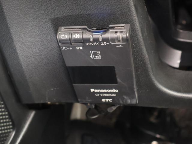 ＣＲ－Ｚ αマスターレーベル　６速ＭＴ　社外ナビ　バックカメラ　ＨＩＤ　フォグ　社外マフラー　ローダウン　Ｂカメラ　ナビ・ＴＶ　スマキー　ＥＴＣ　オートクルーズ　フルセグ　ＤＶＤ再生　アイストップ　キーフリーシステム　Ｗエアバッグ（12枚目）