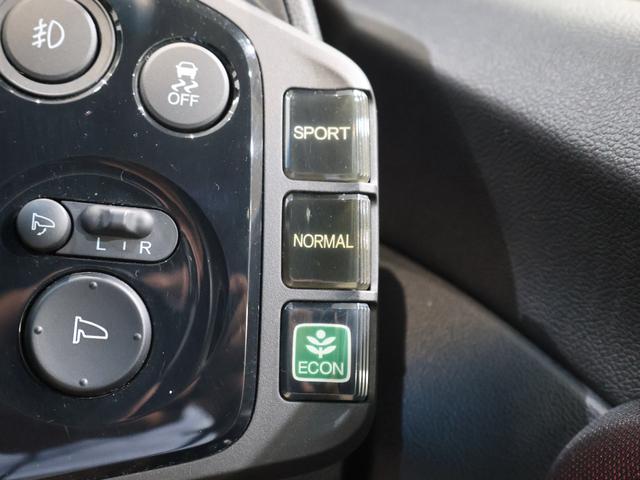 ＣＲ－Ｚ αマスターレーベル　純正ナビ　バックカメラ　クルコン　ＥＴＣ　ＨＩＤ　フォグ　純正アルミ　Ｂカメラ　ナビ・ＴＶ　スマキー　オートクルーズ　フルセグ　ＤＶＤ再生　アイストップ　キーフリーシステム　Ｗエアバッグ　ＡＢＳ（8枚目）