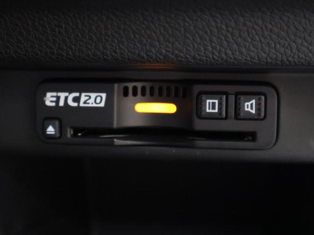 ＣＲ－Ｖハイブリッド ＥＸ・マスターピース　純正ナビ　バックカメラ　電動サンルーフ　シートヒーター　ＥＴＣ　ＬＥＤライト　フォグ　バックモニター　ナビＴＶ　記録簿　本革シート　ハンズフリーテールゲート　電動シート　フルセグＴＶ　４ＷＤ　ＡＢＳ（10枚目）