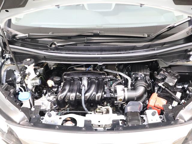 フリード＋ クロスター　当社デモカー　純正ディスプレイオーディオ　バックカメラ　両側パワースライドドア　ＬＥＤライト　サイドカーテンエアバック　リヤカメラ　前席シートヒーター　ＶＳＡ　ＵＳＢ接続　スマートキー　盗難防止装置（30枚目）