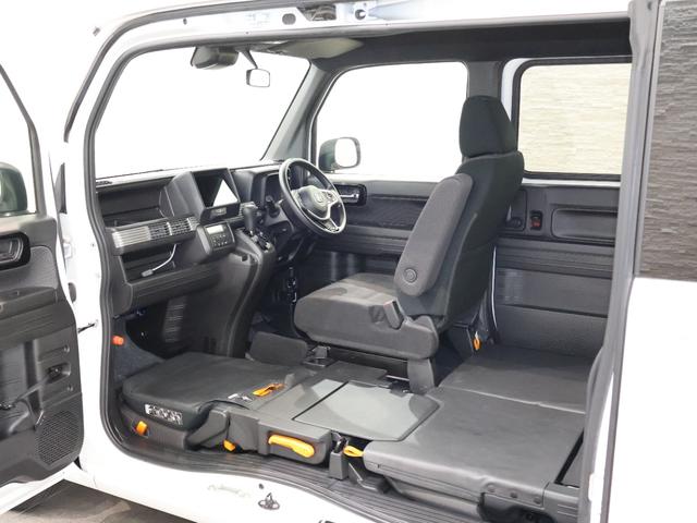 Ｎ－ＶＡＮ＋スタイル ファン　純正ディスプレイオーディオ　Ｈセンシング　ＥＴＣ　ＬＥＤライト　追突軽減ブレーキ　キーフリー　ＷＳＲＳ　ＬＥＤヘッドランプ　ＵＳＢポート　運転席エアバッグ　スマートキー　クルーズコントロール　ＰＳ（18枚目）