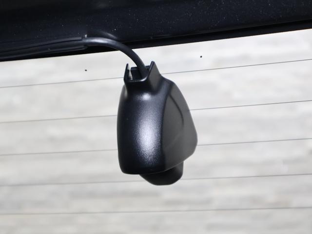 シャトル ハイブリッドホンダセンシング　純正ナビ　バックカメラ　前後ドラレコ　ＥＴＣ　ＬＥＤライト　フォグ　フルセグテレビ　スマートキープッシュスタート　リヤカメラ　Ｄレコ　デュアルエアバッグ　横滑り防止　パワステ　盗難防止　オートライト（12枚目）