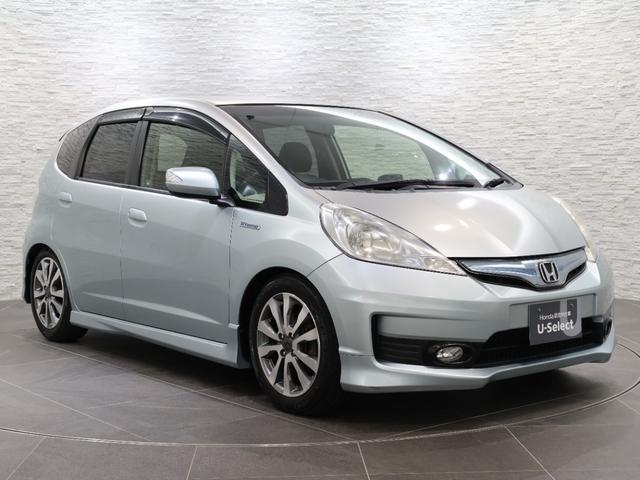 フィットハイブリッド ＲＳ　社外ナビ　フルセグ　ＥＴＣ　ＨＩＤ　盗難防止　パワーウィンドウ　オートクルーズ　キーフリー　ローダウン　ＳＲＳ　エアコン　ナビＴＶ　パワーステアリング　ＤＶＤ再生　ｉストップ　ＡＢＳ　横滑り防止機能（19枚目）