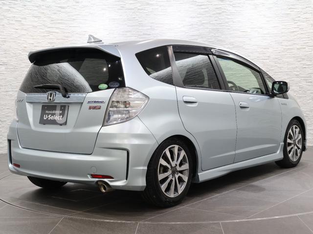 フィットハイブリッド ＲＳ　社外ナビ　フルセグ　ＥＴＣ　ＨＩＤ　盗難防止　パワーウィンドウ　オートクルーズ　キーフリー　ローダウン　ＳＲＳ　エアコン　ナビＴＶ　パワーステアリング　ＤＶＤ再生　ｉストップ　ＡＢＳ　横滑り防止機能（21枚目）