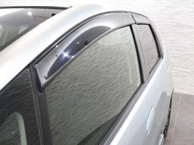 フィットハイブリッド ＲＳ　社外ナビ　フルセグ　ＥＴＣ　ＨＩＤ　盗難防止　パワーウィンドウ　オートクルーズ　キーフリー　ローダウン　ＳＲＳ　エアコン　ナビＴＶ　パワーステアリング　ＤＶＤ再生　ｉストップ　ＡＢＳ　横滑り防止機能（26枚目）
