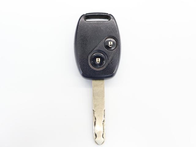 フィットハイブリッド ＲＳ　社外ナビ　フルセグ　ＥＴＣ　ＨＩＤ　盗難防止　パワーウィンドウ　オートクルーズ　キーフリー　ローダウン　ＳＲＳ　エアコン　ナビＴＶ　パワーステアリング　ＤＶＤ再生　ｉストップ　ＡＢＳ　横滑り防止機能（29枚目）