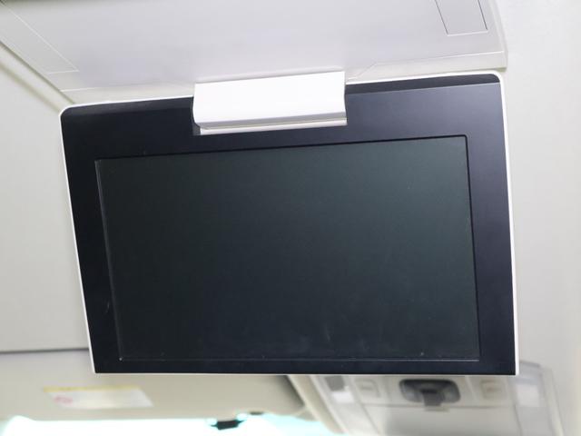 アルファード ２４０ＳＣパッケージ　純正ナビ　バックカメラ　フリップダウン　両側パワースライドドア　パーキングセンサー　ＥＴＣ　ＨＩＤライト　フォグ　スマキー　助手席オットマン　電動リヤゲート　ＤＶＤ　オートクルーズコントロール　記録簿（5枚目）