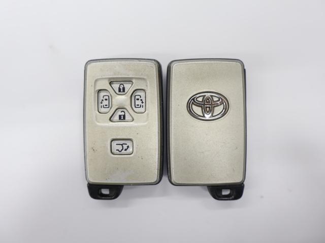 アルファード ２４０ＳＣパッケージ　純正ナビ　バックカメラ　フリップダウン　両側パワースライドドア　パーキングセンサー　ＥＴＣ　ＨＩＤライト　フォグ　スマキー　助手席オットマン　電動リヤゲート　ＤＶＤ　オートクルーズコントロール　記録簿（32枚目）
