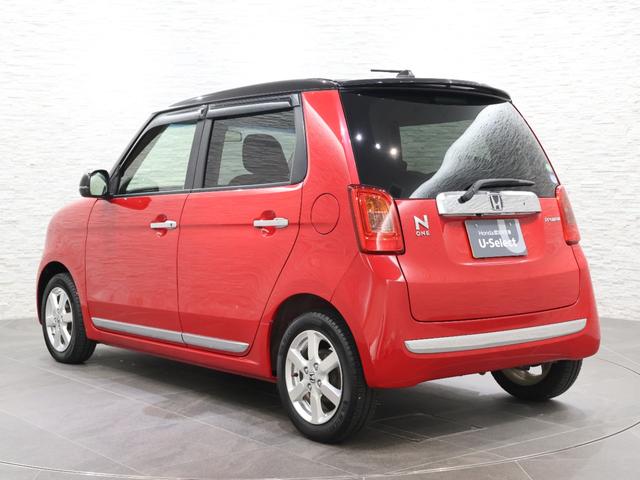 当店の展示車は、プロの業者にボディーの磨き、ルームクリーニングを依頼していますので、とてもきれいです！！ぜひ、見にいらしてください！