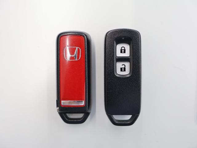 ご納車の際は、キーを２個お渡しさせていただきます。