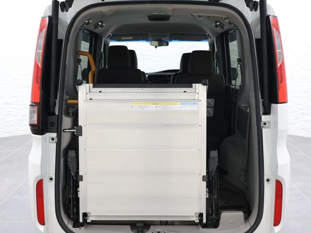 ステップワゴン Gホンダセンシング車いす仕様車3列目乗車タイプ 電動ウインチベルト 電動サイドステップ 社外ディスプレイオーディオ バックカメラ 両側パワースライドドア ETC LEDライト 福祉車両 LEDヘッド 追突軽減ブレーキ USB(20枚目)