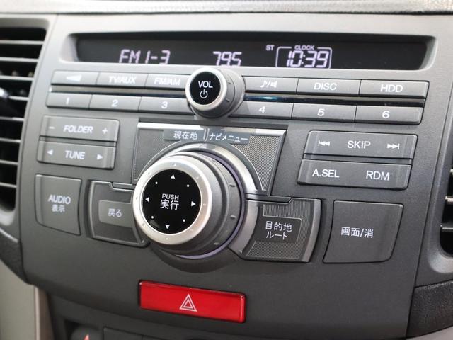 アコードツアラー ２４ＴＬ　純正ナビ　バックカメラ　電動サンルーフ　パワーテールゲート　本革シート　クルコン　パーキングセンサー　シートヒーター　ＥＴＣ　ＨＩＤライト　フォグ　電動シート　ＨＤＤナビ　エアバッグ　レザーシート（5枚目）