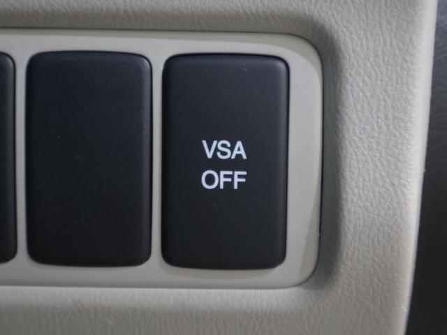 アコードツアラー ２４ＴＬ　純正ナビ　バックカメラ　電動サンルーフ　パワーテールゲート　本革シート　クルコン　パーキングセンサー　シートヒーター　ＥＴＣ　ＨＩＤライト　フォグ　電動シート　ＨＤＤナビ　エアバッグ　レザーシート（11枚目）