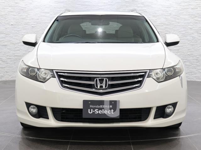 アコードツアラー ２４ＴＬ　純正ナビ　バックカメラ　電動サンルーフ　パワーテールゲート　本革シート　クルコン　パーキングセンサー　シートヒーター　ＥＴＣ　ＨＩＤライト　フォグ　電動シート　ＨＤＤナビ　エアバッグ　レザーシート（18枚目）