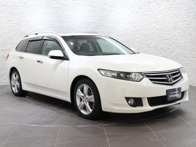 アコードツアラー ２４ＴＬ　純正ナビ　バックカメラ　電動サンルーフ　パワーテールゲート　本革シート　クルコン　パーキングセンサー　シートヒーター　ＥＴＣ　ＨＩＤライト　フォグ　電動シート　ＨＤＤナビ　エアバッグ　レザーシート（19枚目）