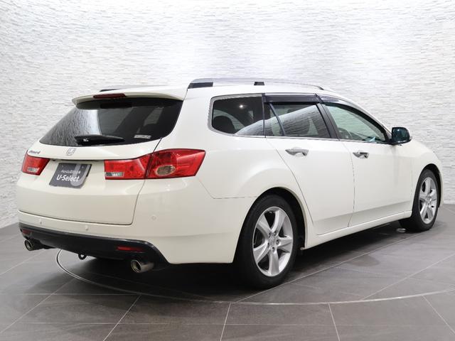 アコードツアラー ２４ＴＬ　純正ナビ　バックカメラ　電動サンルーフ　パワーテールゲート　本革シート　クルコン　パーキングセンサー　シートヒーター　ＥＴＣ　ＨＩＤライト　フォグ　電動シート　ＨＤＤナビ　エアバッグ　レザーシート（21枚目）