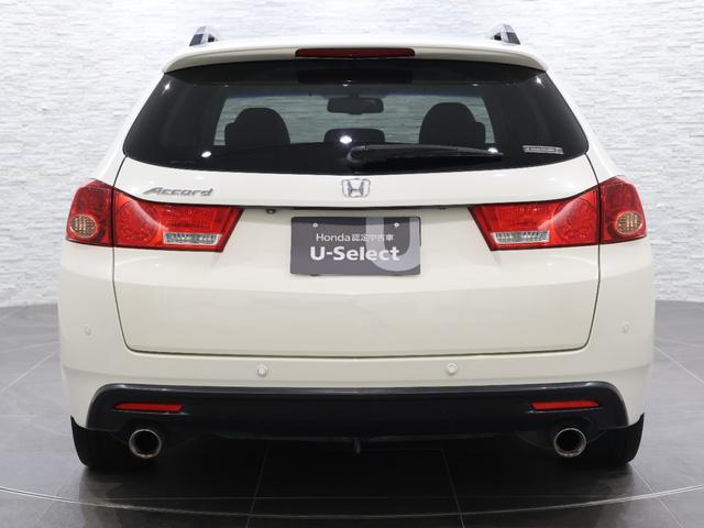 アコードツアラー ２４ＴＬ　純正ナビ　バックカメラ　電動サンルーフ　パワーテールゲート　本革シート　クルコン　パーキングセンサー　シートヒーター　ＥＴＣ　ＨＩＤライト　フォグ　電動シート　ＨＤＤナビ　エアバッグ　レザーシート（22枚目）