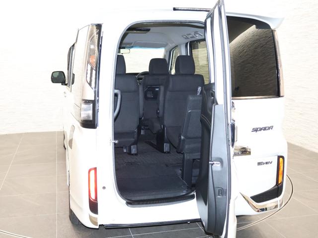 ステップワゴンスパーダ ｅ：ＨＥＶスパーダＧホンダセンシング　社外ナビ　バックカメラ　両側パワースライドドア　フリップダウン　ＥＴＣ　ＬＥＤライト　フォグ　セキュリティアラーム　横滑り防止装置　クルーズコントロール　フルセグ　ＤＶＤ再生可能　ナビ＆ＴＶ　キーレス（21枚目）