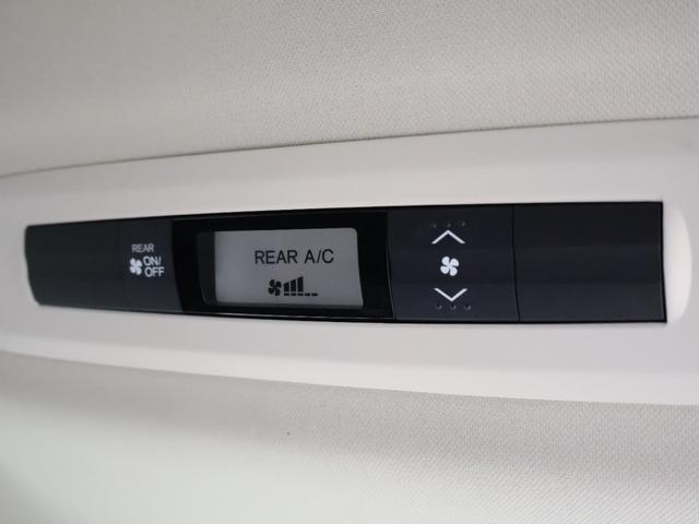 オデッセイ アブソルート・アドバンス　純正ナビ　マルチビューカメラ　両側パワースライドドア　パーキングセンサー　パーキングアシスト　ＥＴＣ　ＬＥＤライト　フォグ　衝突軽減装置　ＵＳＢ　パワーシート　バックカメラ　ＤＶＤ再生　ＬＥＤヘッド（8枚目）