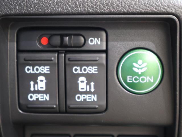 オデッセイ アブソルート・アドバンス　純正ナビ　マルチビューカメラ　両側パワースライドドア　パーキングセンサー　パーキングアシスト　ＥＴＣ　ＬＥＤライト　フォグ　衝突軽減装置　ＵＳＢ　パワーシート　バックカメラ　ＤＶＤ再生　ＬＥＤヘッド（9枚目）