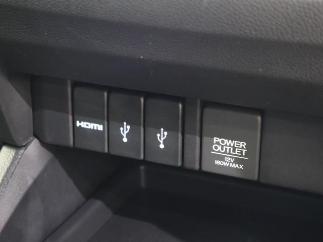 オデッセイ アブソルート・アドバンス　純正ナビ　マルチビューカメラ　両側パワースライドドア　パーキングセンサー　パーキングアシスト　ＥＴＣ　ＬＥＤライト　フォグ　衝突軽減装置　ＵＳＢ　パワーシート　バックカメラ　ＤＶＤ再生　ＬＥＤヘッド（11枚目）