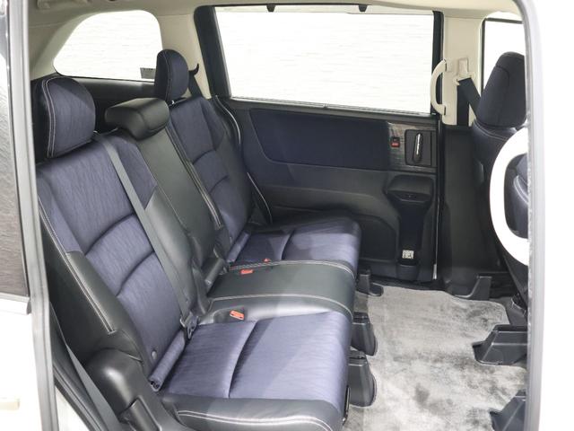 オデッセイ アブソルート・アドバンス　純正ナビ　マルチビューカメラ　両側パワースライドドア　パーキングセンサー　パーキングアシスト　ＥＴＣ　ＬＥＤライト　フォグ　衝突軽減装置　ＵＳＢ　パワーシート　バックカメラ　ＤＶＤ再生　ＬＥＤヘッド（14枚目）