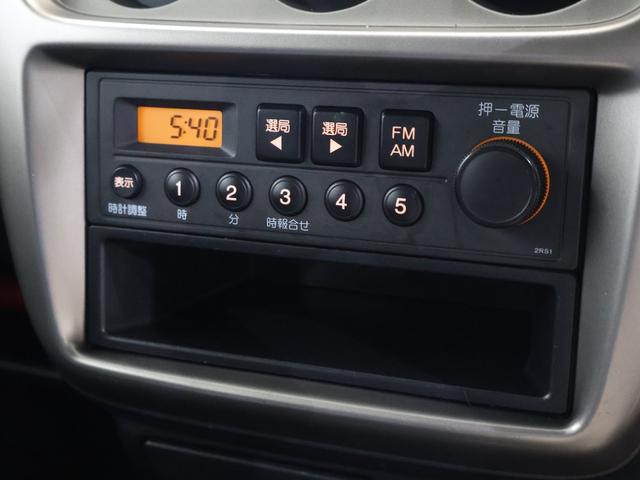 純正オーディオ FM AM 走行中に音楽や交通情報等を聴くことができ、より快適なドライブを楽しむことができます!