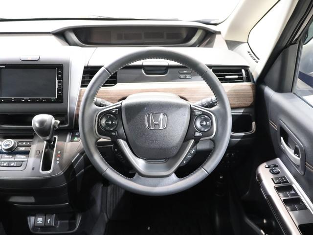 フリード クロスター・ホンダセンシング 純正ナビ バックカメラ 両側パワースライドドア シートヒーター ウォークスルー ETC LEDライト フォグ 両PSD USBポート 地デジ エアバック Iストップ VSA リヤカメラ 整備記録簿(8枚目)