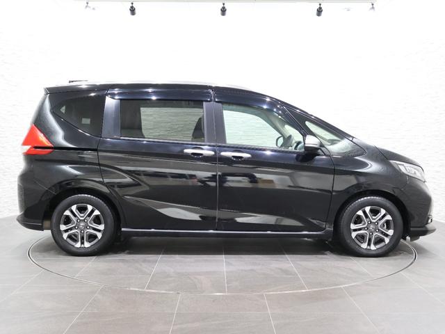 フリード クロスター・ホンダセンシング 純正ナビ バックカメラ 両側パワースライドドア シートヒーター ウォークスルー ETC LEDライト フォグ 両PSD USBポート 地デジ エアバック Iストップ VSA リヤカメラ 整備記録簿(24枚目)