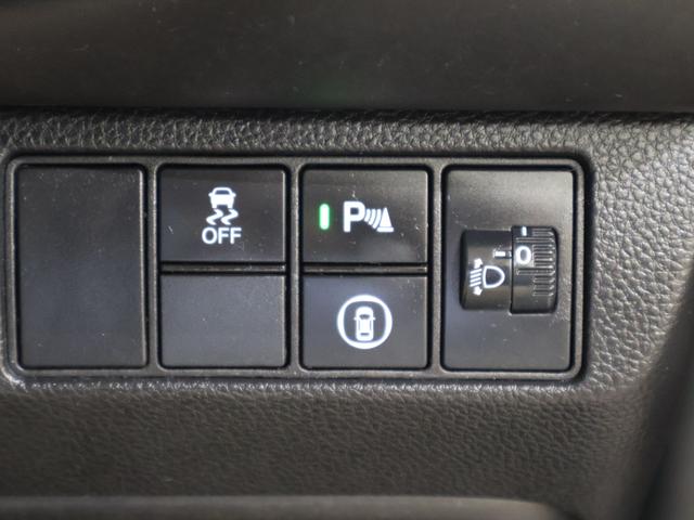 ホンダセンシング装備！衝突軽減ブレーキや誤発進抑制装置装備！この他にも先進の安全機能を多く搭載しております！安全に安心にお乗り頂き快適なカーライフをお楽しみ下さい！