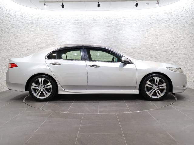 アコード タイプＳ　クルコン　パワーシート　ＥＴＣ　ＨＩＤライト　フォグ　盗難防止システム　クルーズコントロール　ＶＳＡ　スマートキー　エアバッグ　オートエアコン　ＡＢＳ　キーレス（13枚目）