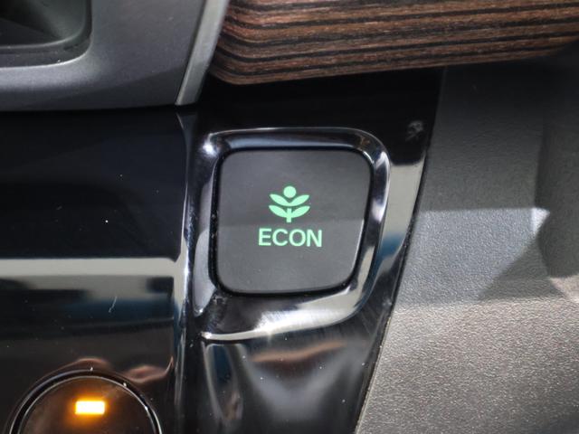 フリード+ハイブリッド ハイブリッド・クロスターホンダセンシング 純正ナビ バックカメラ 両側パワースライドドア 前後ドラレコ ETC LEDライト フォグ ルーフレール 地デジフルセグ 両側電動ドア LEDヘッドライト スマートキー 横滑り防止装置 整備記録簿(9枚目)