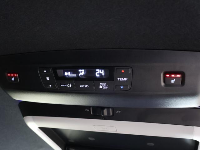 ステップワゴン ｅ：ＨＥＶスパーダプレミアムライン　純正ナビ　マルチビューカメラ　両側パワースライドドア　フリップダウン　パーキングセンサー　パワーテールゲート　ＥＴＣ　ＬＥＤライト　フォグ　マルチカメラ　Ｐテールゲート　Ｗエアコン　両側自動ドア（12枚目）