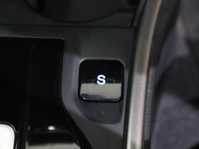 グレイス ハイブリッドＬＸ・ホンダセンシング　４ＷＤ　社外ナビ　バックカメラ　シートヒーター　ＥＴＣ　ＬＥＤライト　フォグ　ＬＥＤヘッドライト　スマートキー　衝突被害軽減ブレーキ　オートクルーズコントロール　バックモニター　オートライト（11枚目）