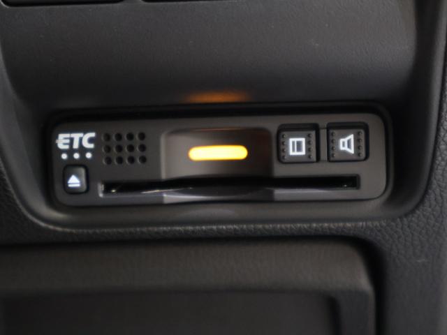 グレイス ハイブリッドＬＸ・ホンダセンシング　４ＷＤ　社外ナビ　バックカメラ　シートヒーター　ＥＴＣ　ＬＥＤライト　フォグ　ＬＥＤヘッドライト　スマートキー　衝突被害軽減ブレーキ　オートクルーズコントロール　バックモニター　オートライト（13枚目）