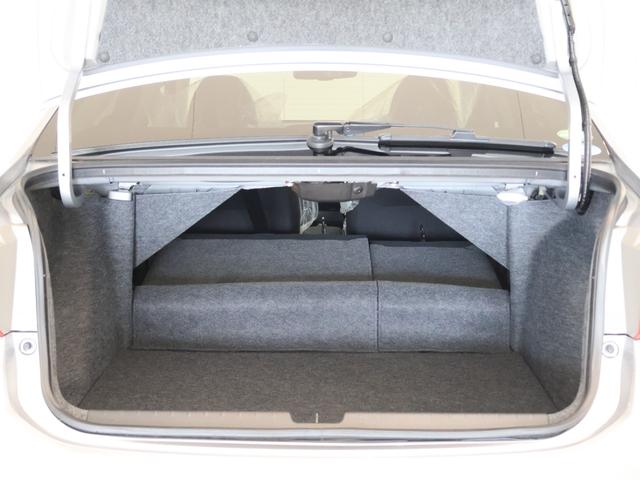 グレイス ハイブリッドＬＸ・ホンダセンシング　４ＷＤ　社外ナビ　バックカメラ　シートヒーター　ＥＴＣ　ＬＥＤライト　フォグ　ＬＥＤヘッドライト　スマートキー　衝突被害軽減ブレーキ　オートクルーズコントロール　バックモニター　オートライト（17枚目）