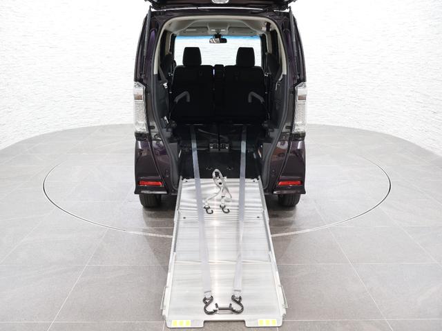 Ｎ－ＢＯＸ＋カスタム Ｇ車いす仕様車　電動ウインチ　純正ナビ　バックカメラ　左側パワースライドドア　ＥＴＣ　ＬＥＤライト　フォグ　衝突軽減ブレーキ　サイドエアバッグ　横滑り防止　スマートキー　オートエアコン　福祉車輌　ＡＢＳ　ベンチシート（3枚目）