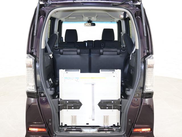 Ｎ－ＢＯＸ＋カスタム Ｇ車いす仕様車　電動ウインチ　純正ナビ　バックカメラ　左側パワースライドドア　ＥＴＣ　ＬＥＤライト　フォグ　衝突軽減ブレーキ　サイドエアバッグ　横滑り防止　スマートキー　オートエアコン　福祉車輌　ＡＢＳ　ベンチシート（12枚目）