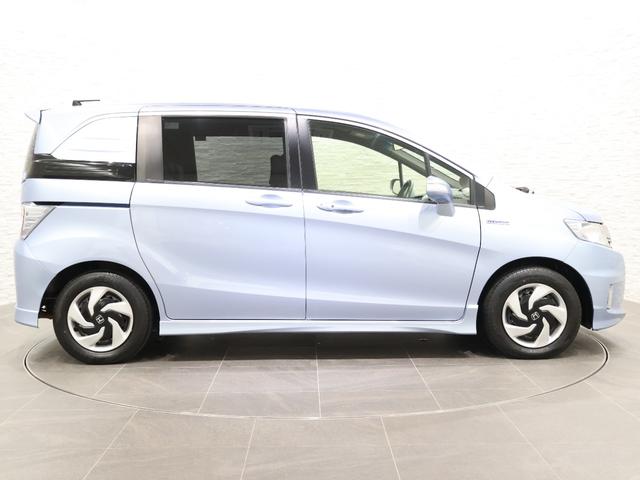 フリードスパイクハイブリッド ハイブリッドプレミアムエディション　純正ナビ　フルセグ　バックカメラ　ＥＴＣ　両側パワスラ　クルコン　純正ＳＷ　ＵＳＢ　両側自動ドア　Ｂカメラ　スマ－トキ－　オートエアコン　ＤＶＤ再生　盗難防止システム　クルーズコントロール　ＶＳＡ（22枚目）