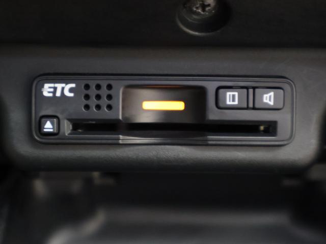 オデッセイ Mエアロパッケージ 純正ナビ 社外フリップダウン Bカメラ ETC HIDライト フォグ 純正アルミ キーフリー USB入力 バックカメ 横滑り防止装置 スマ-トキ- パワーウィンドウ フルオートエアコン DVD ABS(12枚目)