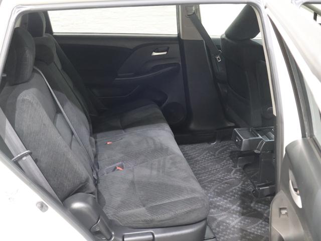 オデッセイ Mエアロパッケージ 純正ナビ 社外フリップダウン Bカメラ ETC HIDライト フォグ 純正アルミ キーフリー USB入力 バックカメ 横滑り防止装置 スマ-トキ- パワーウィンドウ フルオートエアコン DVD ABS(15枚目)