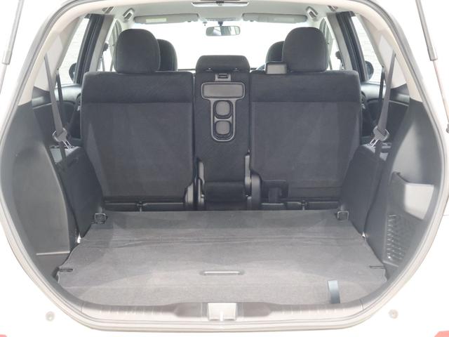 オデッセイ Mエアロパッケージ 純正ナビ 社外フリップダウン Bカメラ ETC HIDライト フォグ 純正アルミ キーフリー USB入力 バックカメ 横滑り防止装置 スマ-トキ- パワーウィンドウ フルオートエアコン DVD ABS(18枚目)