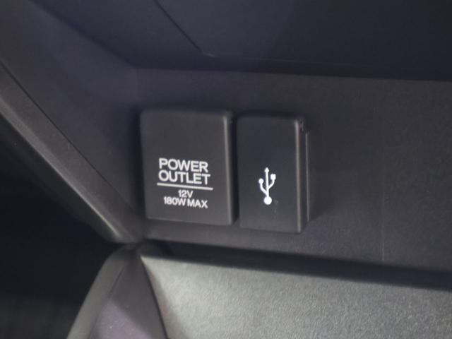 グレイス ハイブリッドLX・ホンダセンシング 純正ナビ バックカメラ ETC LEDライト オートハイビーム 衝突軽減ブレーキ リアカメラ USB 横滑り防止 サイドカーテンエアバック ABS クルーズコントロール キーレス スマートキー DVD(11枚目)