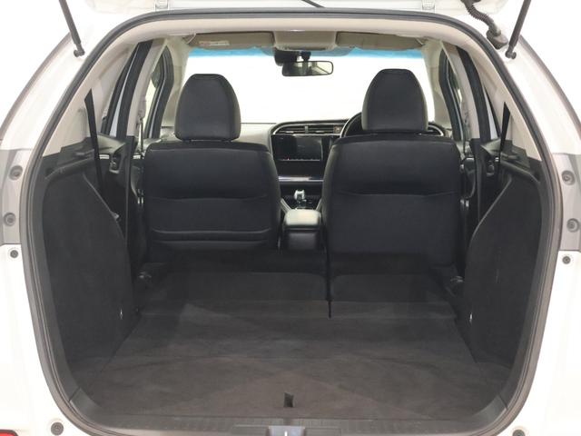 シャトル ハイブリッドZホンダセンシング 純正ナビ フルセグ バックカメラ FTC シートヒーター パドルシフト LEDヘッドライト フォグランプ 純正アルミホイール 衝突軽減 カーテンエアバック LEDライト イモビ Bカメラ クルコン(16枚目)