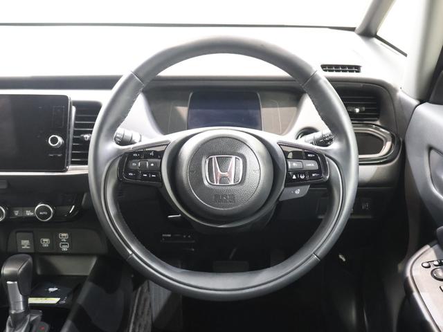 フィット e:HEVリュクス 純正ホンダコネクトディスプレイオーディオ フルセグ ホンダセンシング パーキングセンサー マルチビューカメラ シートヒーター ブラインドスポットインフォメーション 誤発進抑制機能 フロントカメラ(7枚目)