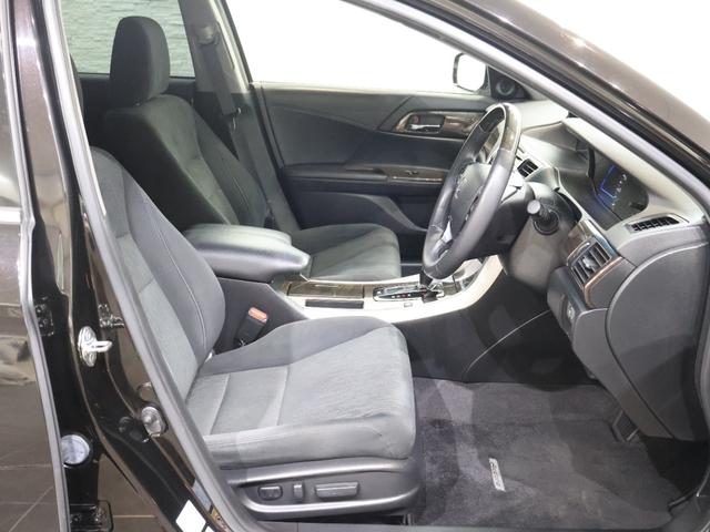 アコードハイブリッド EX 純正メーカーナビ ETC クルコン CMBS フォグ パワーシート 純正アルミ バックカメラ Fドライブレコーダー リヤカメラ 衝突軽減システム 盗難防止装置 パワーウィンドウ USB LED 記録簿(11枚目)