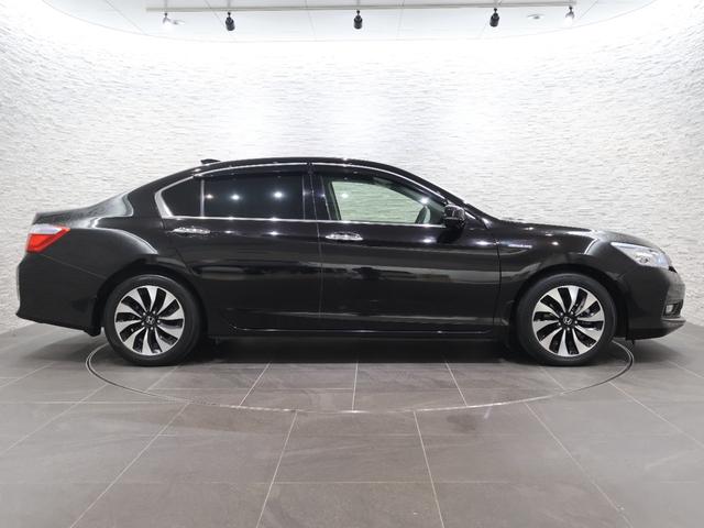 アコードハイブリッド EX 純正メーカーナビ ETC クルコン CMBS フォグ パワーシート 純正アルミ バックカメラ Fドライブレコーダー リヤカメラ 衝突軽減システム 盗難防止装置 パワーウィンドウ USB LED 記録簿(21枚目)