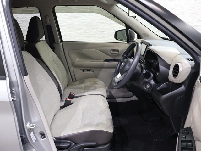 全ての座席で皆様に快適におくつろぎいただけるよう膝周りにゆとりを持たせ、心地よく座れるよう設計されています！！